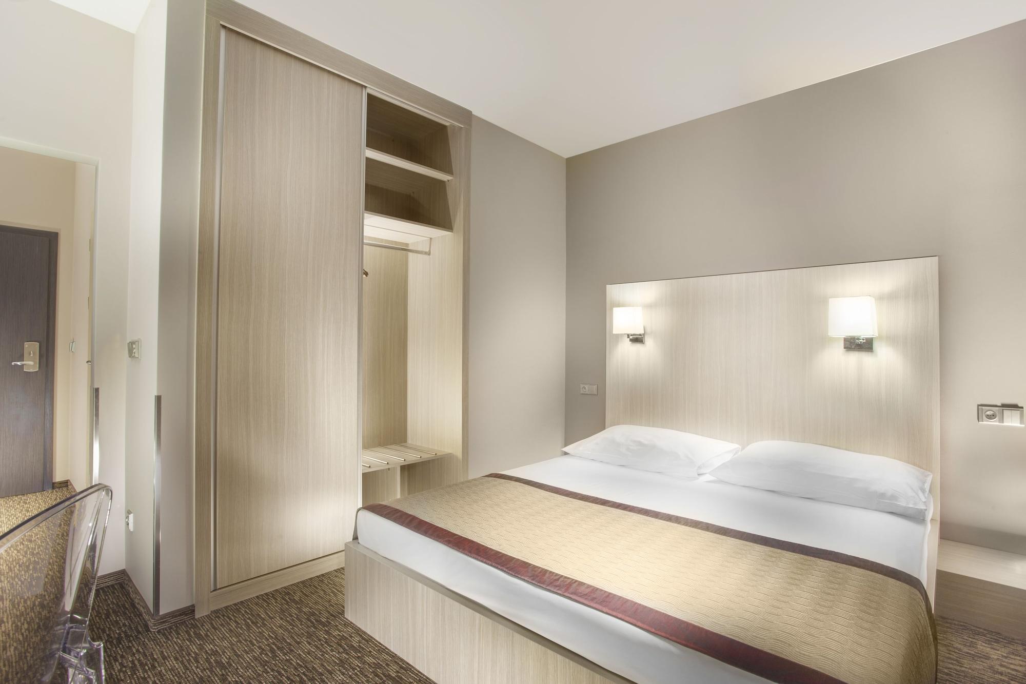 Voyage Hotel