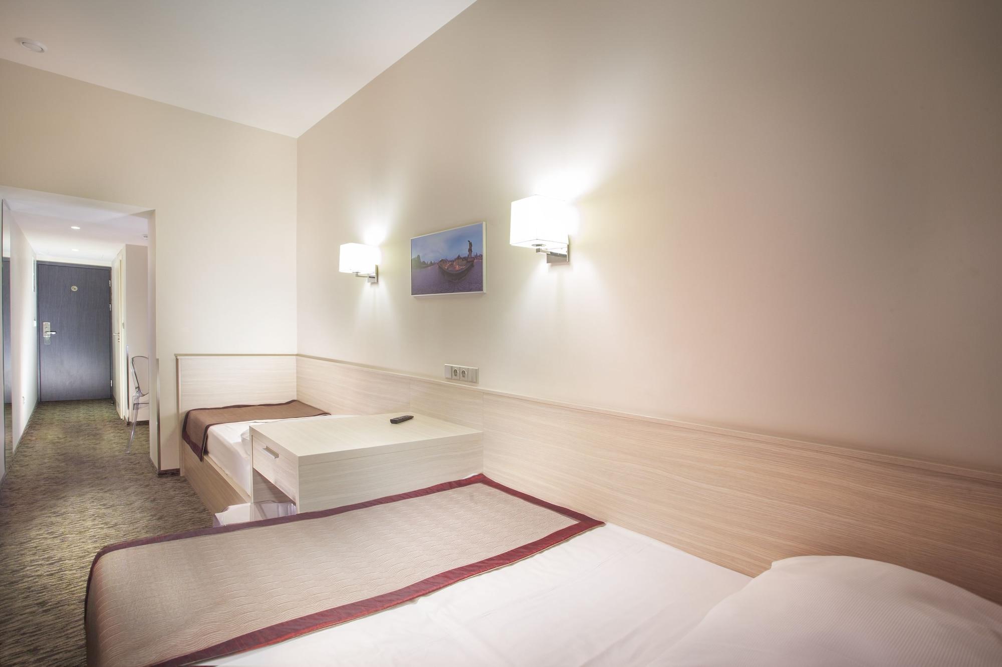Voyage 4* Prague