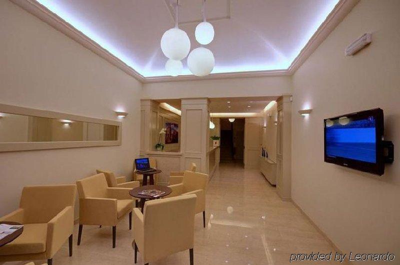 Voyage Hotel